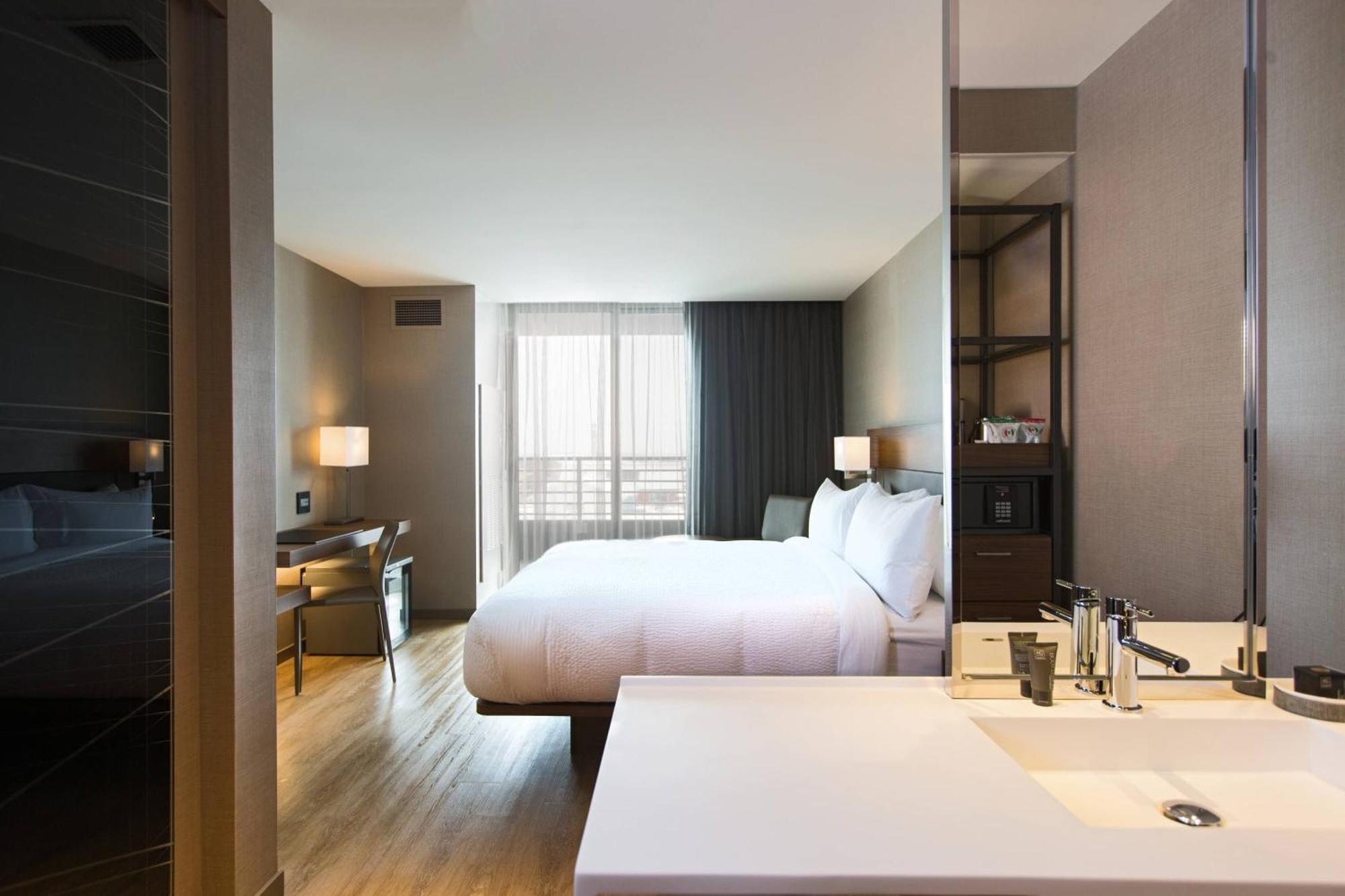 Ac Hotel Cincinnati At Liberty Center Уэст-Честер Экстерьер фото