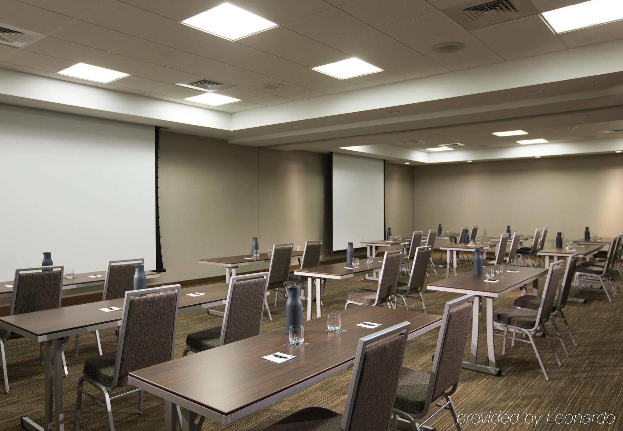 Ac Hotel Cincinnati At Liberty Center Уэст-Честер Экстерьер фото